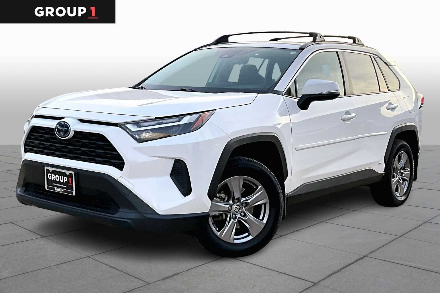 2023 Toyota RAV4 XLE's photo