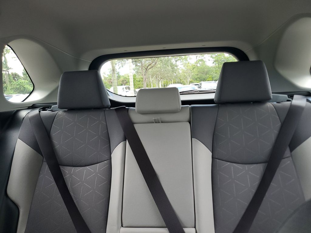 2025 Toyota RAV4 Hybrid XLE photo 28