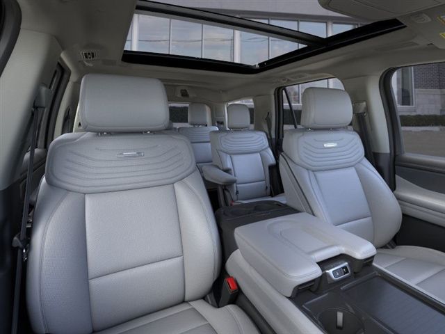 2025 Ford Expedition Platinum photo 9