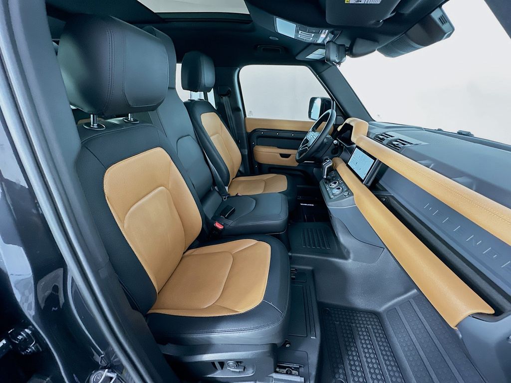 2024 Land Rover Defender 110 X-Dynamic SE photo 47