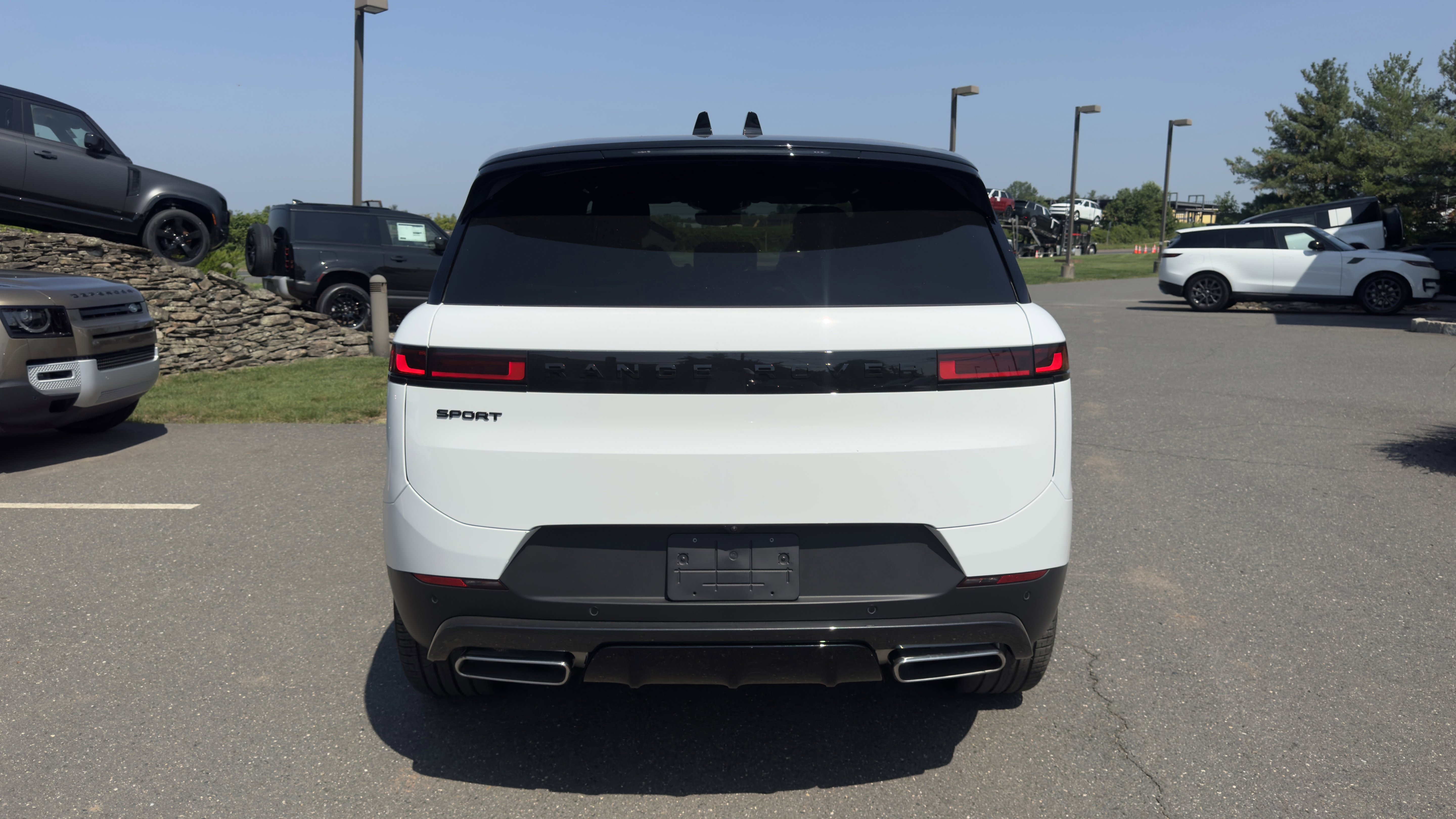 2025 Land Rover Range Rover Sport SE photo 2