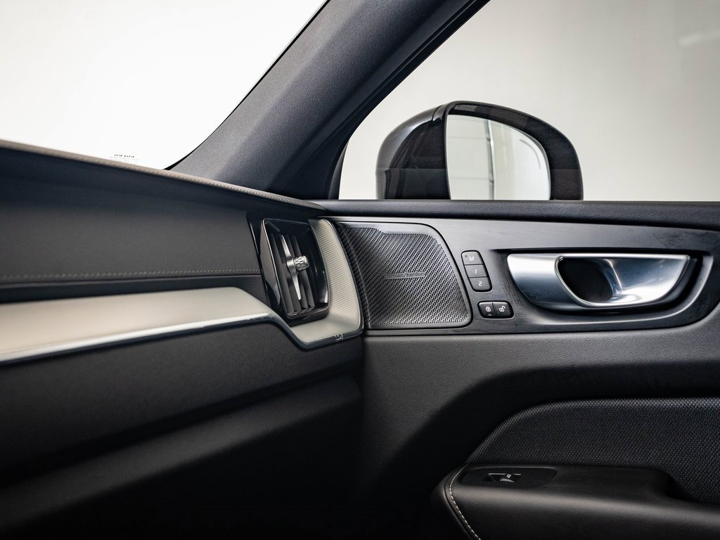 2024 Volvo XC60 Recharge Hybrid Ultimate photo 34
