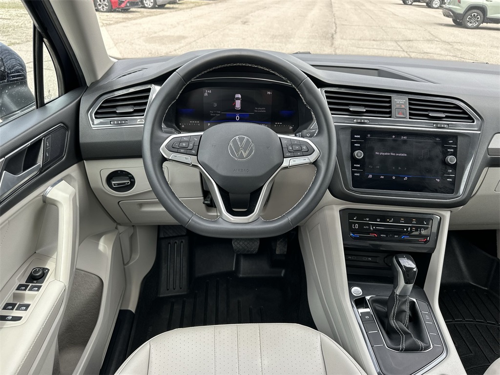 2023 Volkswagen Tiguan SE photo 23