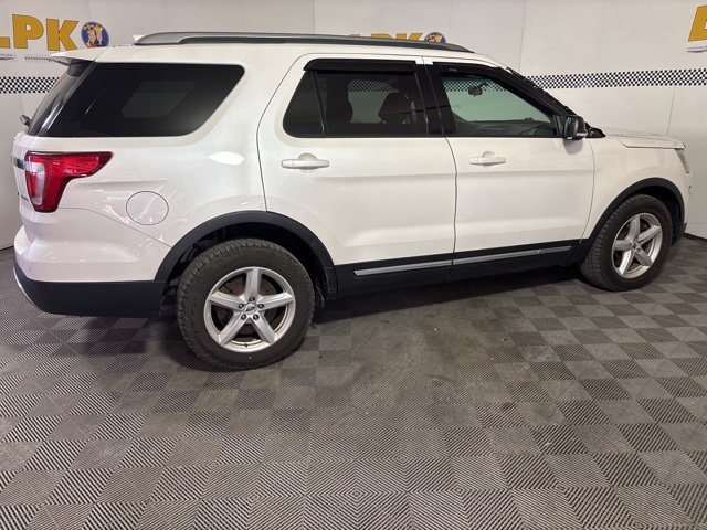 2016 Ford Explorer XLT photo 4