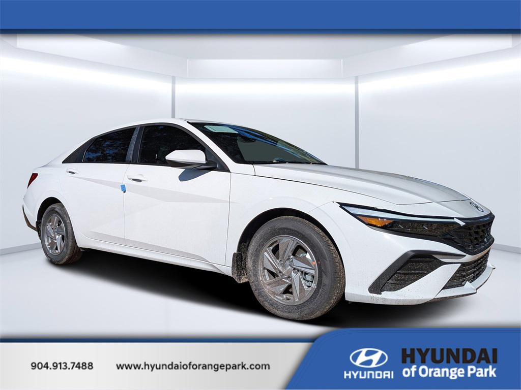 2026 Hyundai Elantra SE's photo