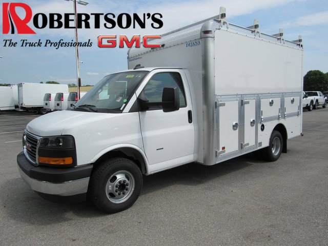 2025 GMC Savana Cutaway Work Van's photo