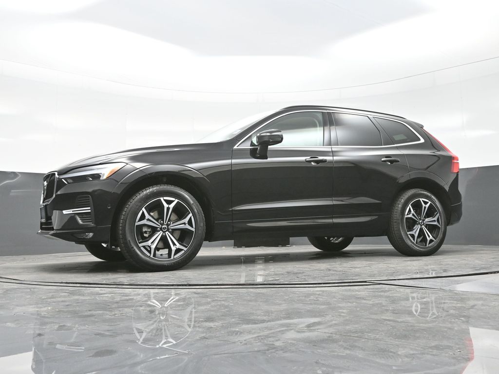 2022 Volvo XC60 B5 Momentum photo 21