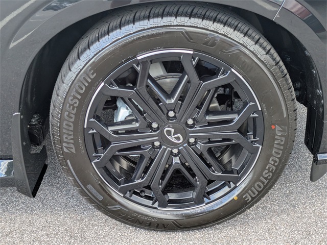 2026 Infiniti QX80 Sensory photo 11