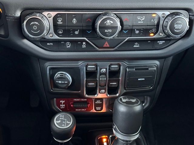 2024 Jeep Wrangler Rubicon photo 30