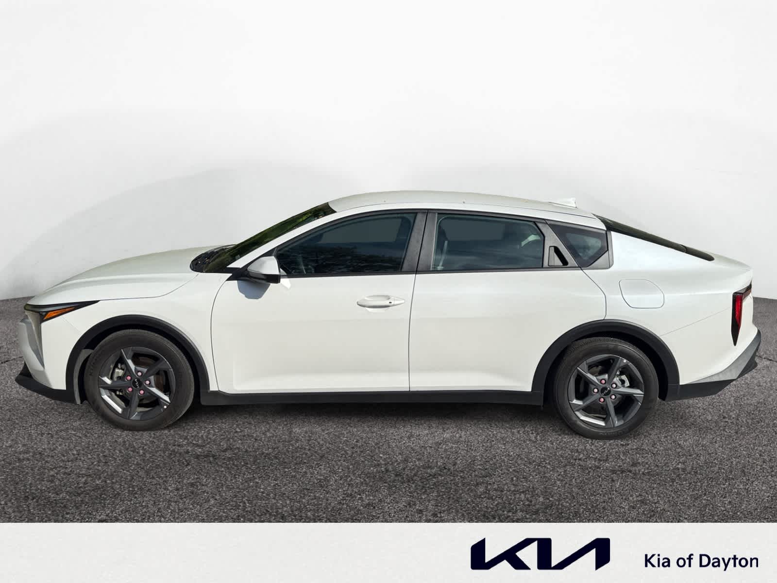 2025 Kia K4 LXS photo 2
