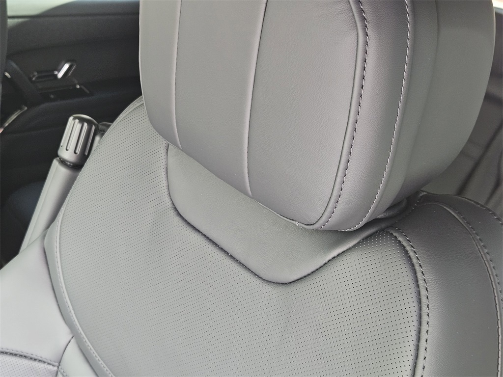 2025 Land Rover Range Rover Sport SE photo 12