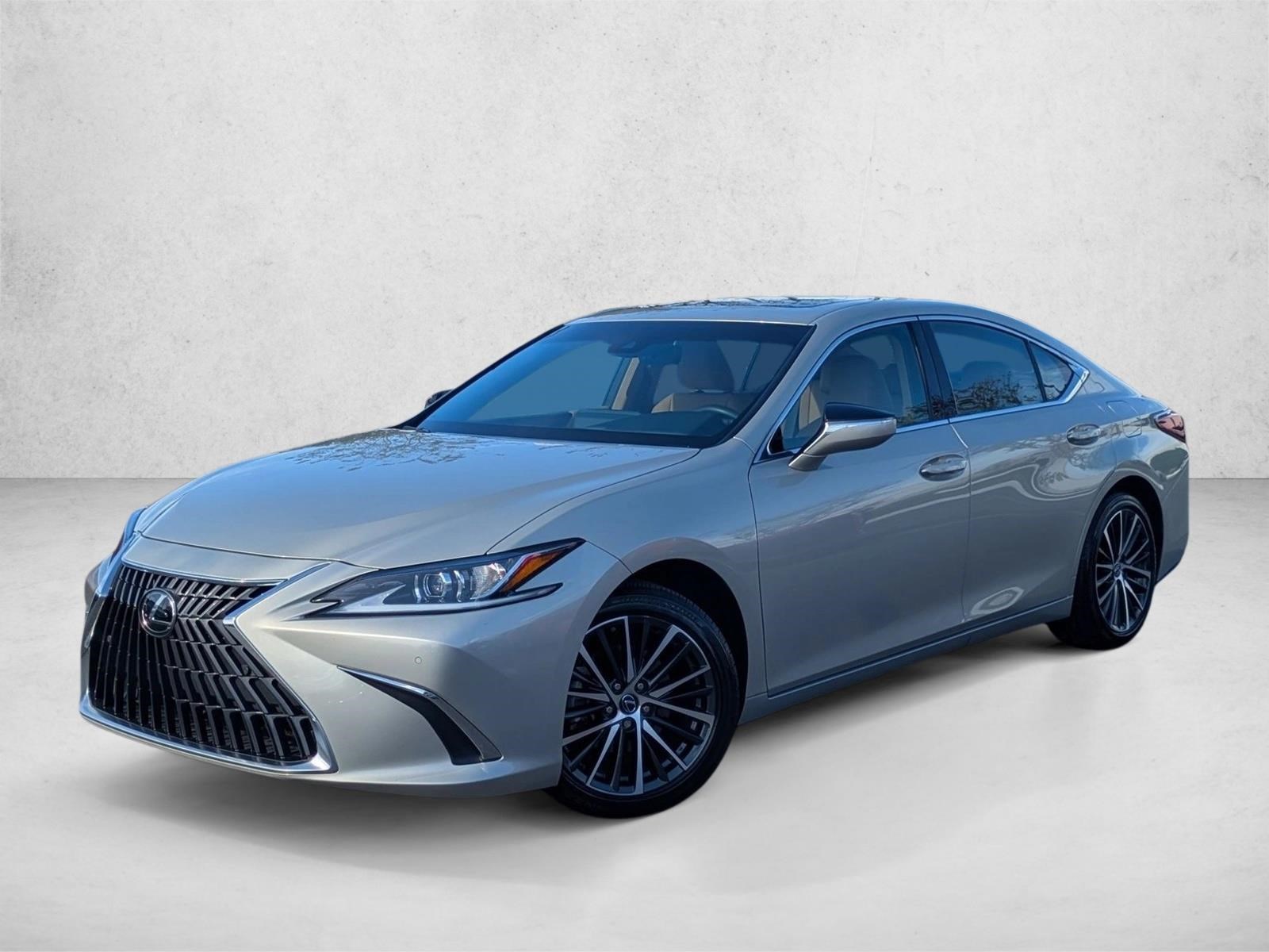 2024 Lexus ES 350's photo