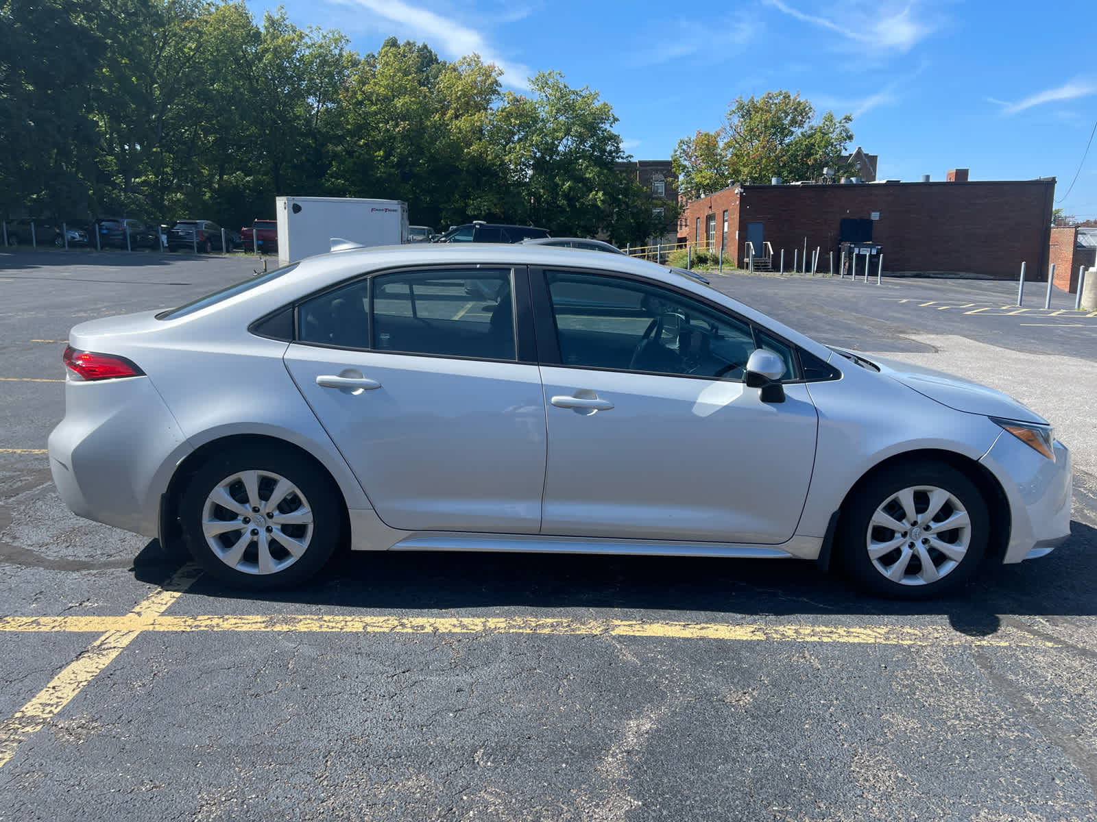 2022 Toyota Corolla LE photo 3