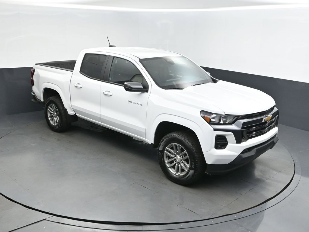 2024 Chevrolet Colorado LT photo 38