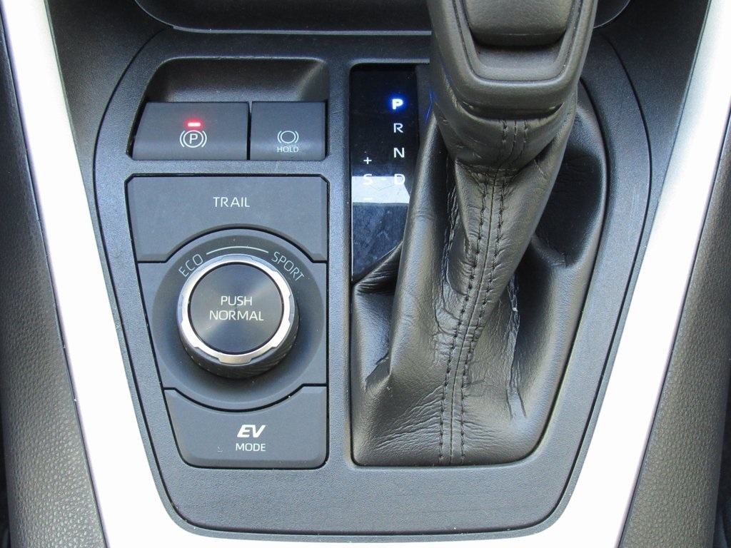 2021 Toyota RAV4 Hybrid LE photo 28