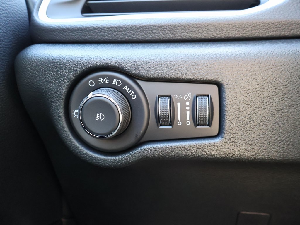 2026 Chrysler Pacifica photo 28