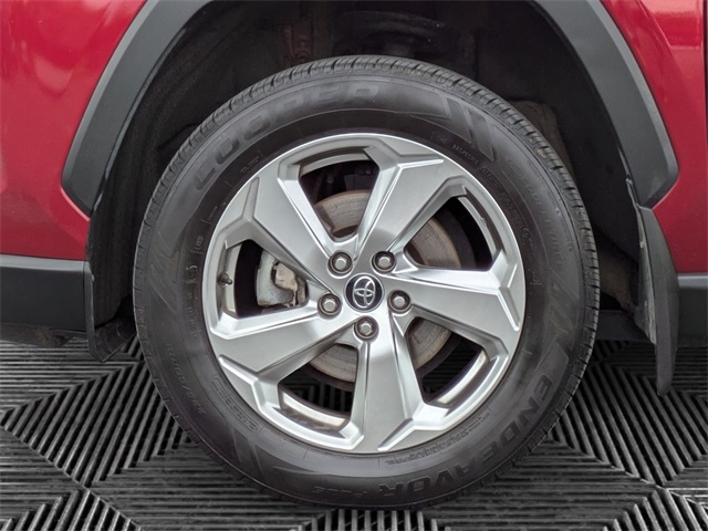 2021 Toyota RAV4 Hybrid XLE Premium photo 8