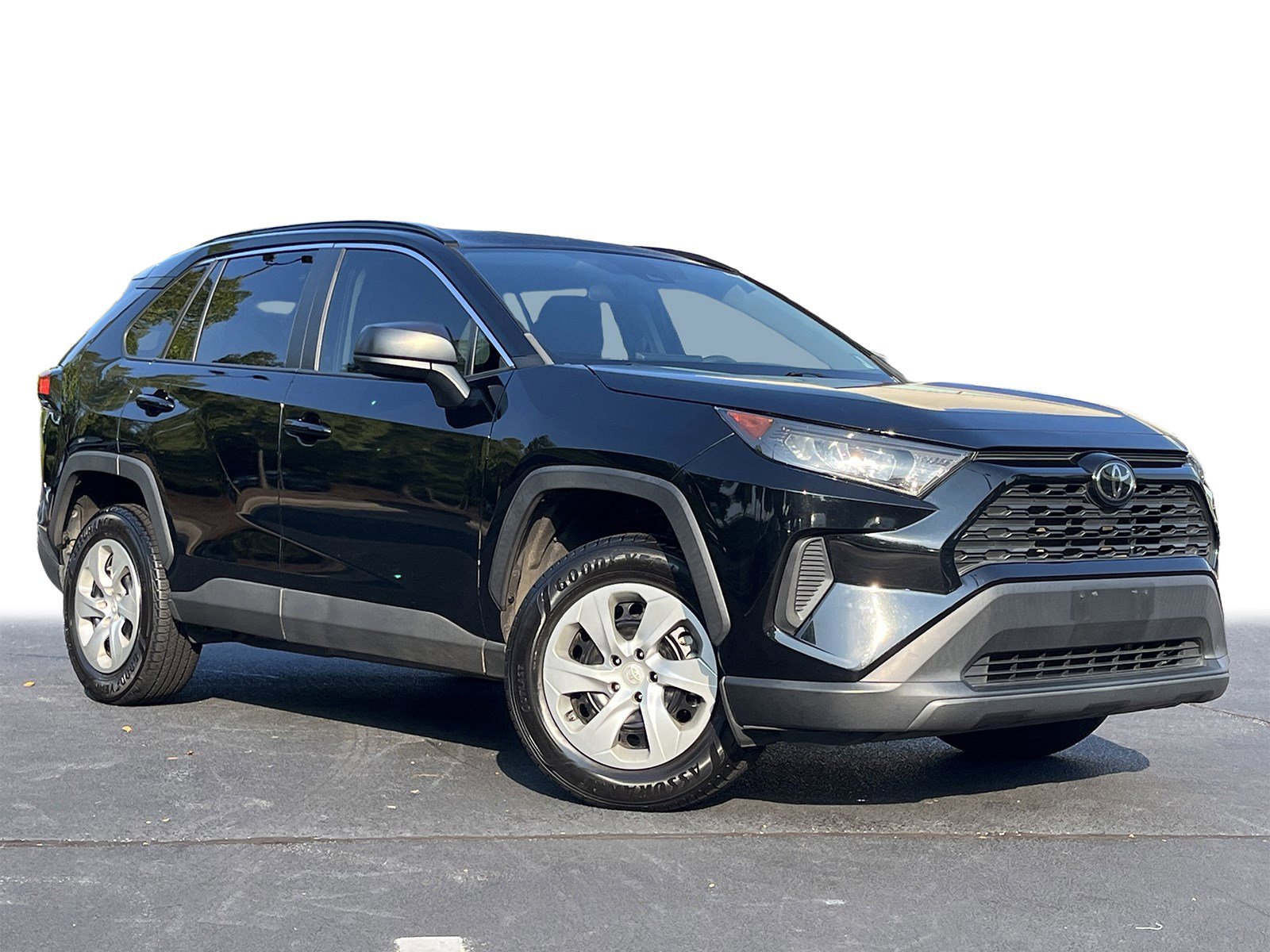 2021 Toyota RAV4 LE photo 2