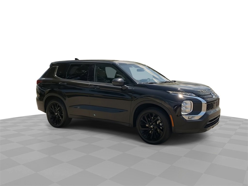 2023 Mitsubishi Outlander SE Black Edition photo 2