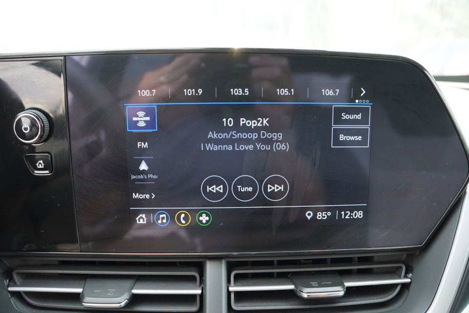 2025 Chevrolet Trax LS photo 5