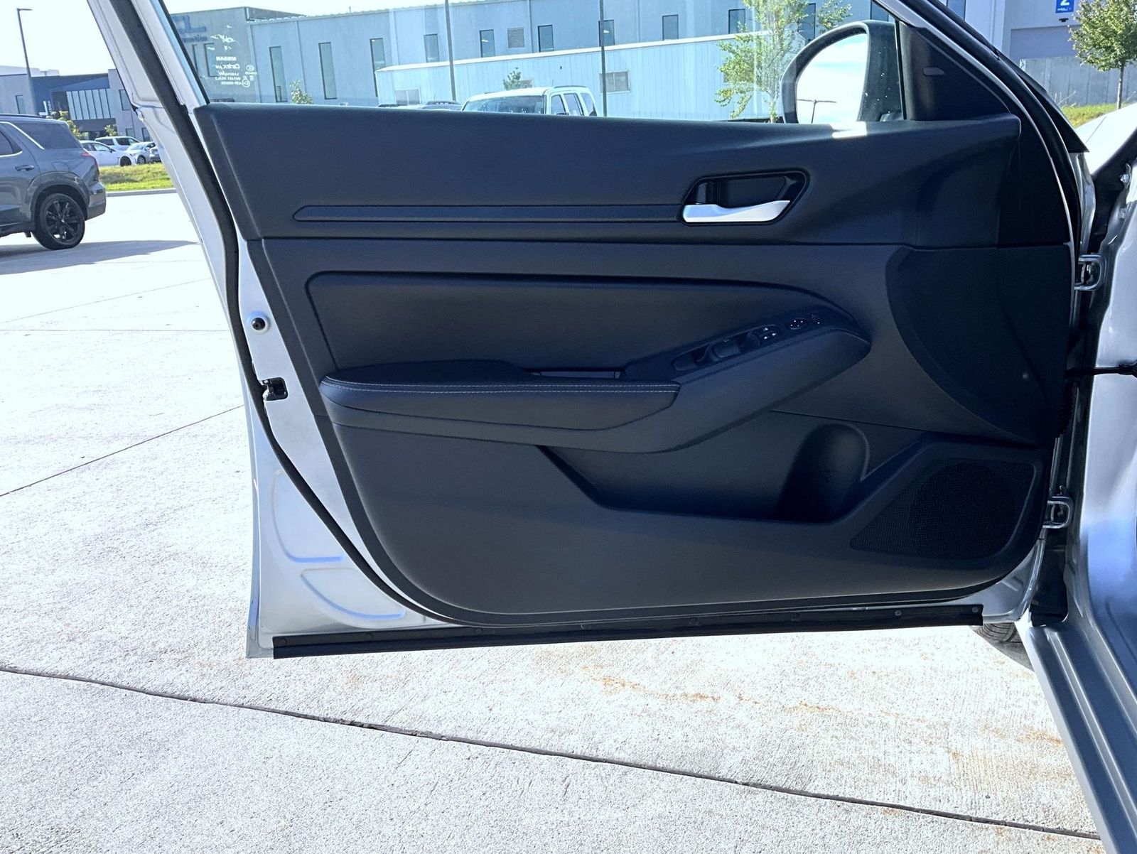 2024 Nissan Altima 2.5 SV photo 10