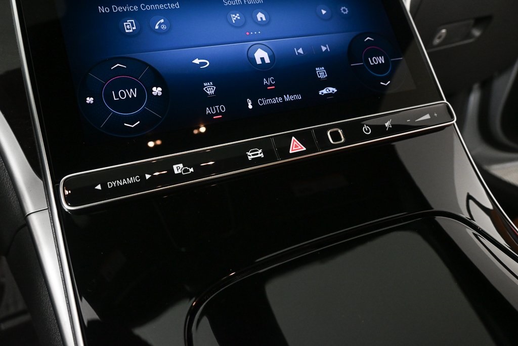 2025 Mercedes Benz C 300 photo 13
