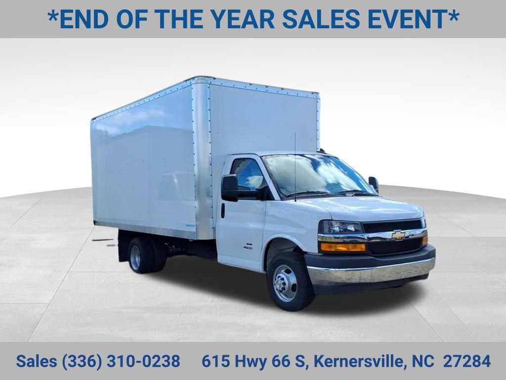 2024 Chevrolet Express Cutaway Base's photo