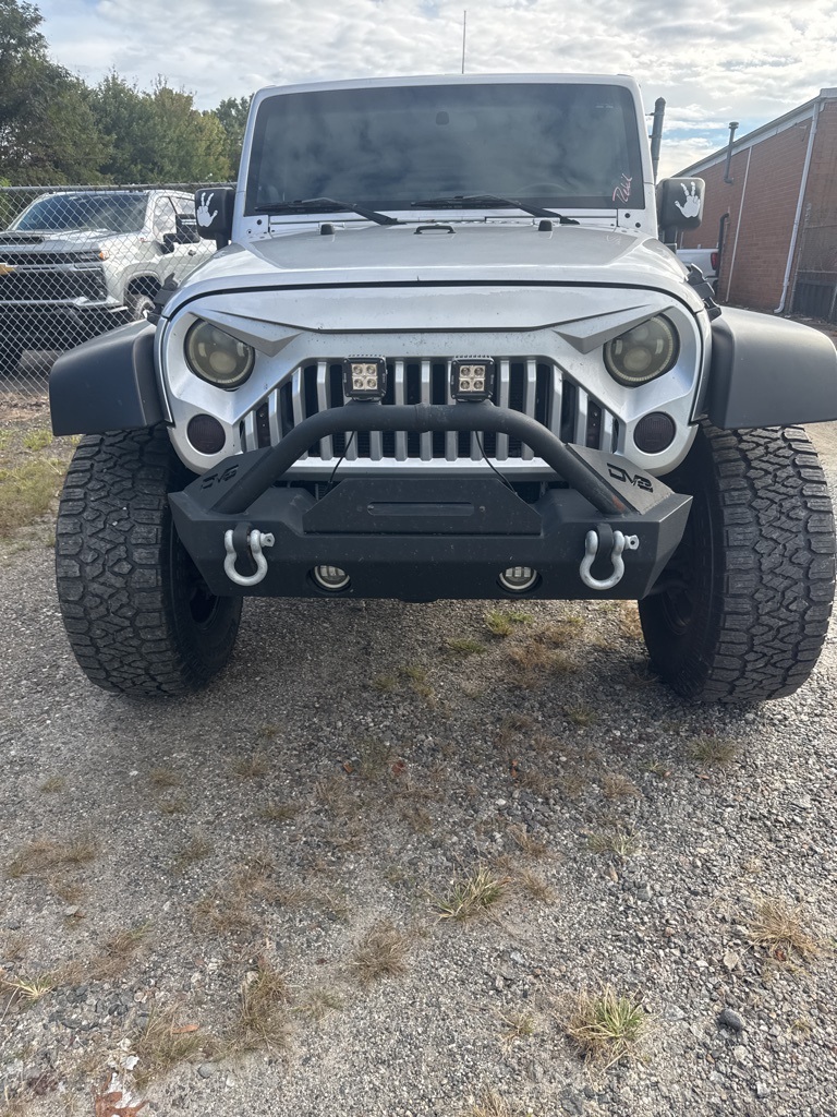 2011 Jeep Wrangler Unlimited Sahara photo 9