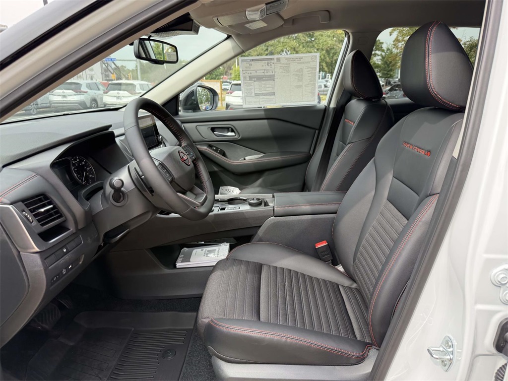 2026 Nissan Rogue SV photo 10