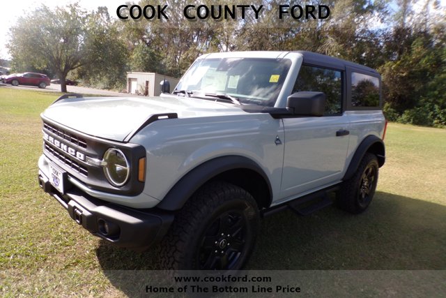 2024 Ford Bronco Black Diamond photo 3