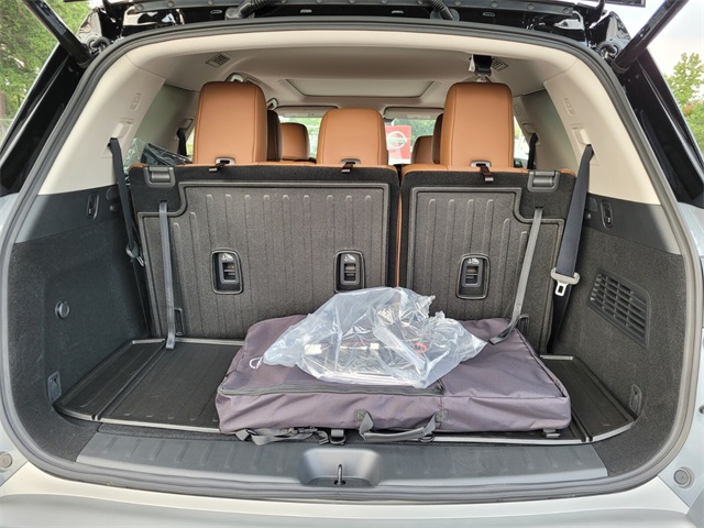 2025 Nissan Pathfinder Platinum photo 15