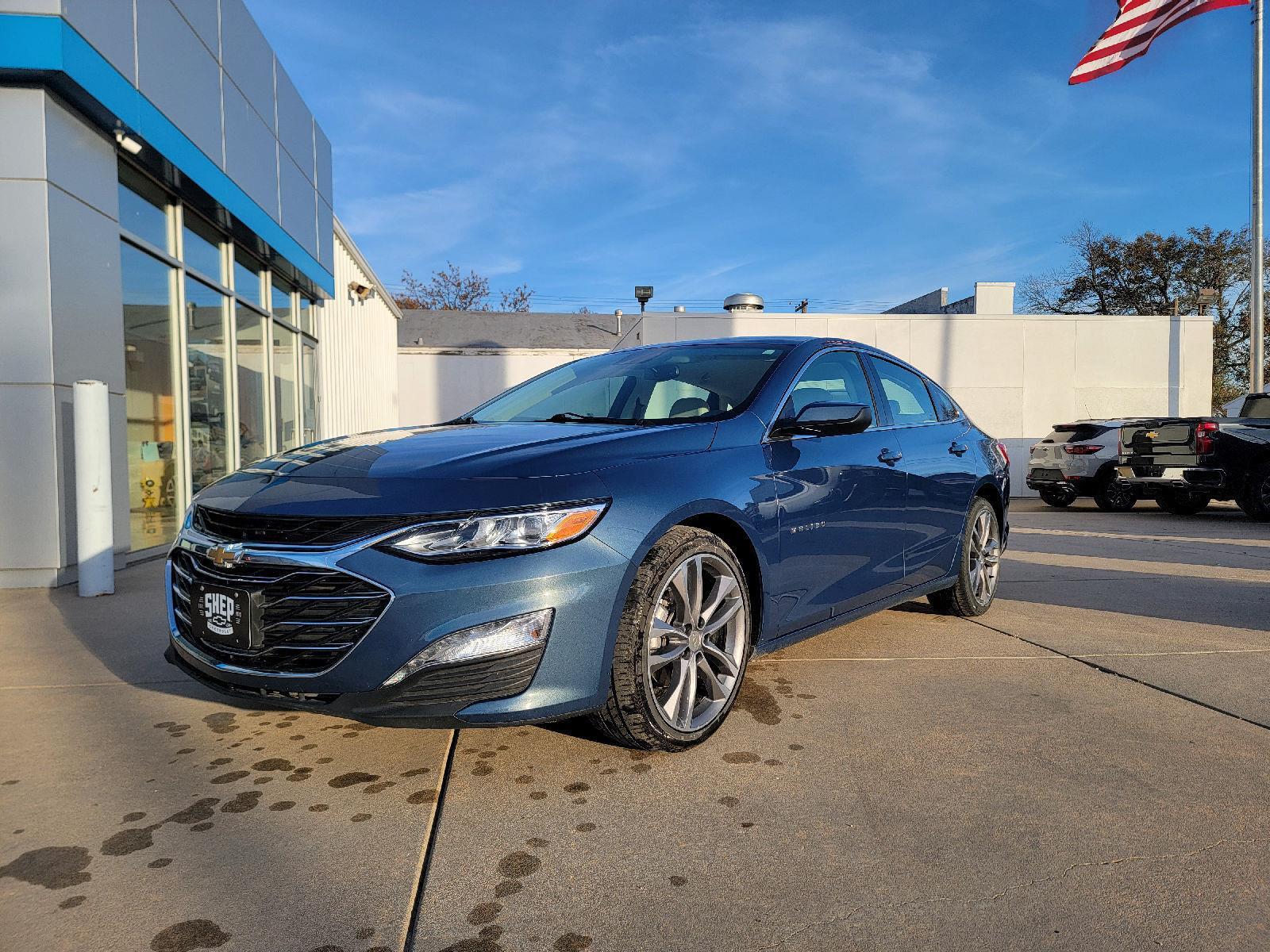 2024 Chevrolet Malibu Premier 2LT photo 3