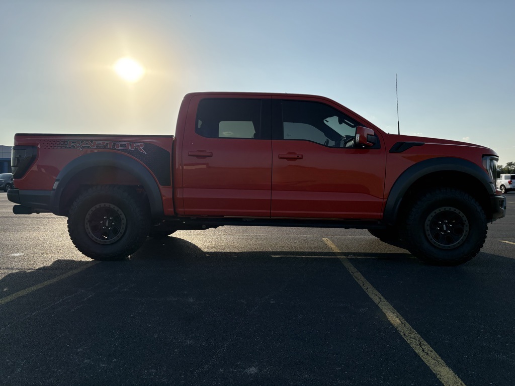 2023 Ford F-150 Raptor photo 4