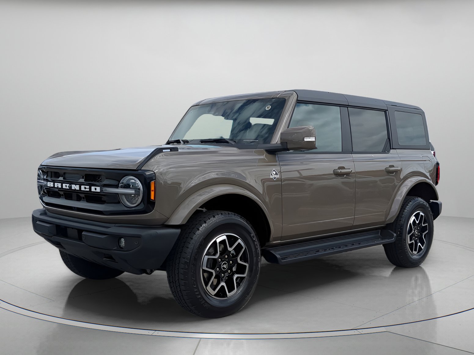 2025 Ford Bronco 4-Door Outer Banks's photo