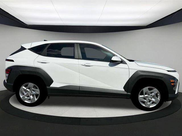 2026 Hyundai Kona SE photo 9