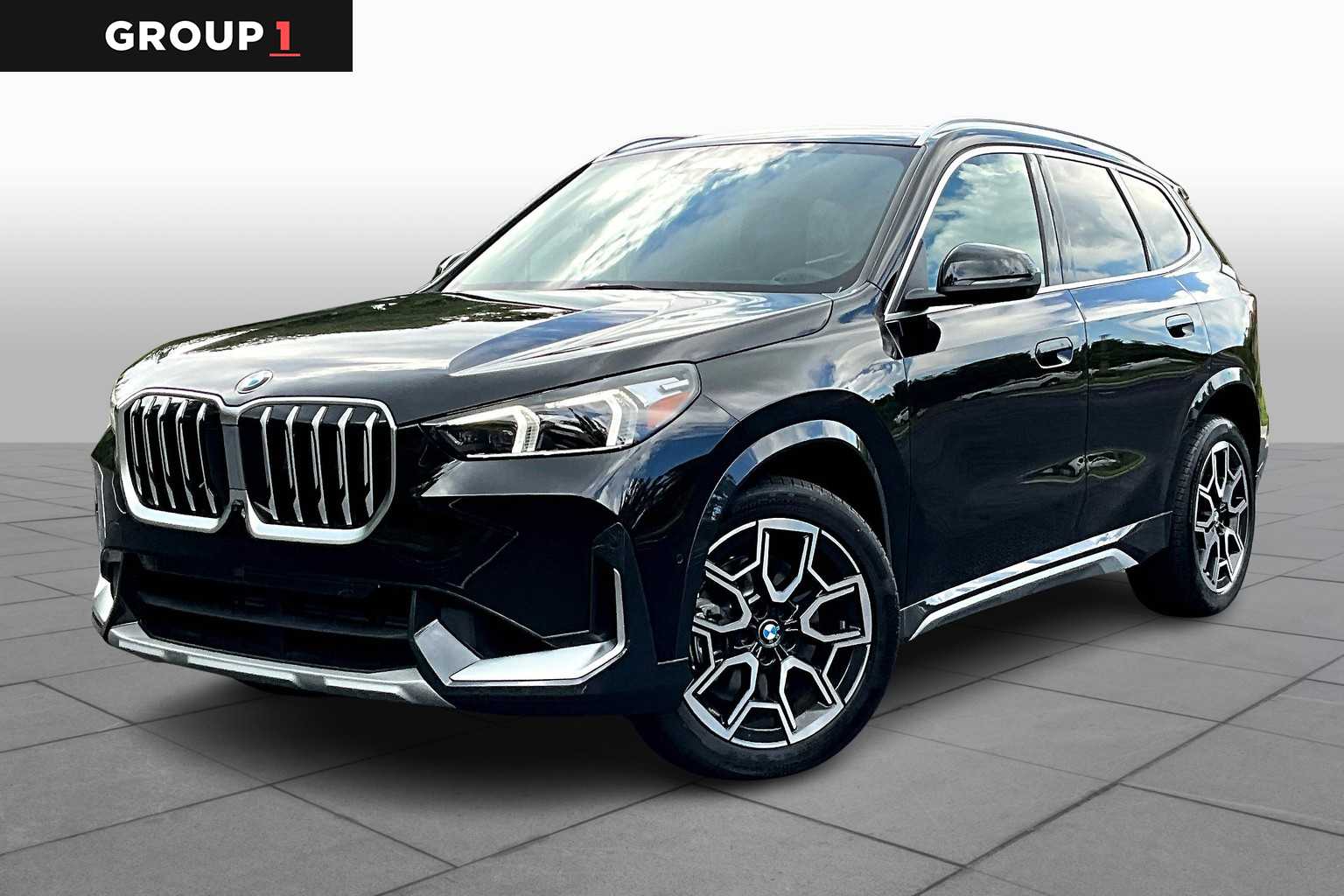 2025 BMW X1 28i's photo
