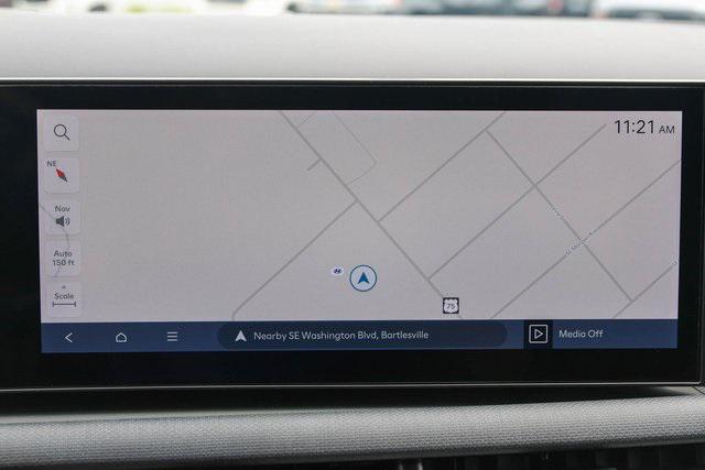 New 2025 Black Hyundai SEL Convenience FWD image 19
