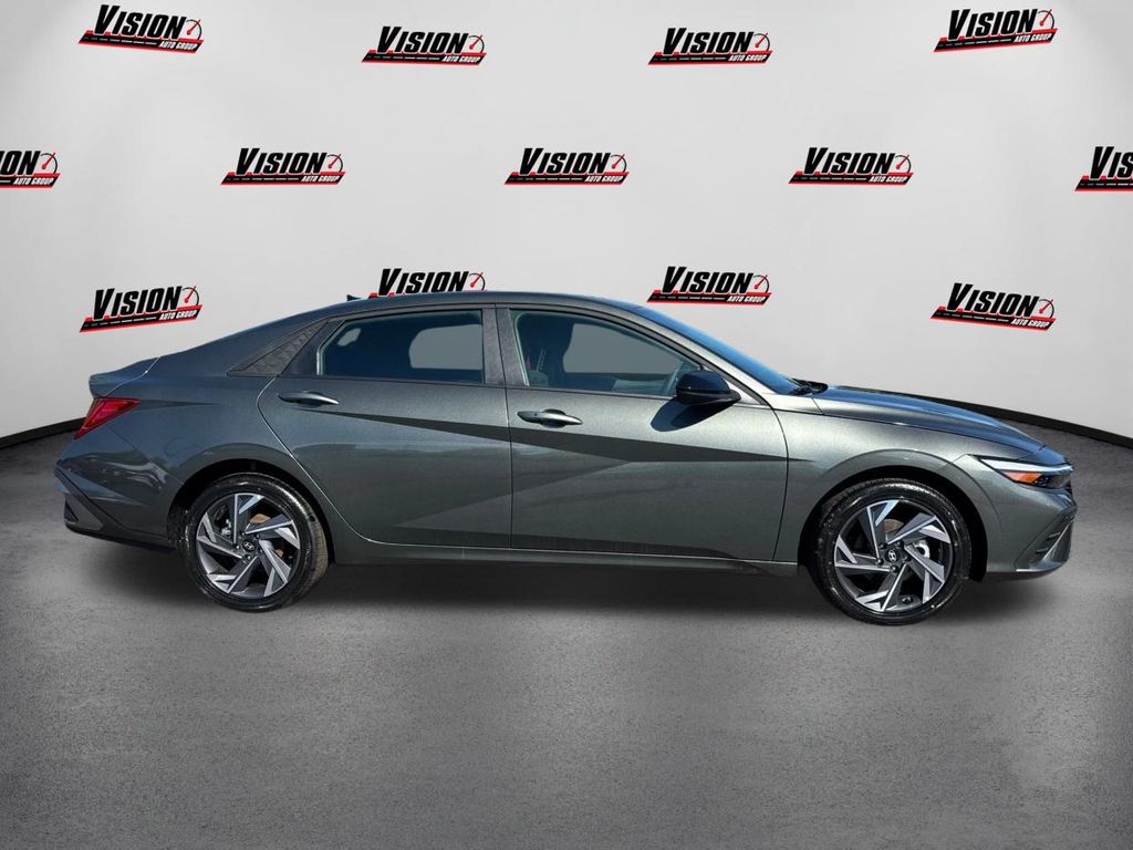 2025 Hyundai Elantra Hybrid SEL Sport photo 2