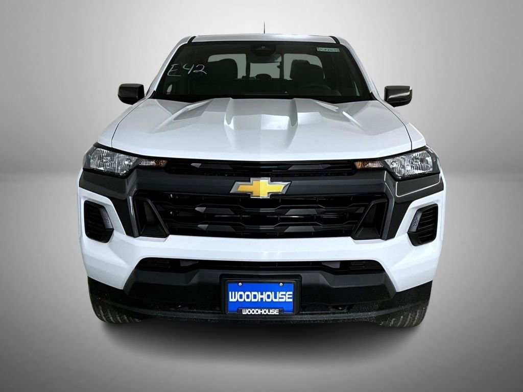 2025 Chevrolet Colorado Work Truck LT photo 2