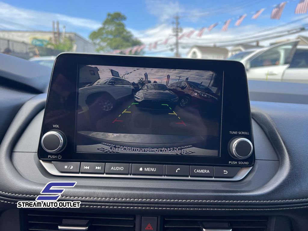2024 Nissan Rogue SV photo 17