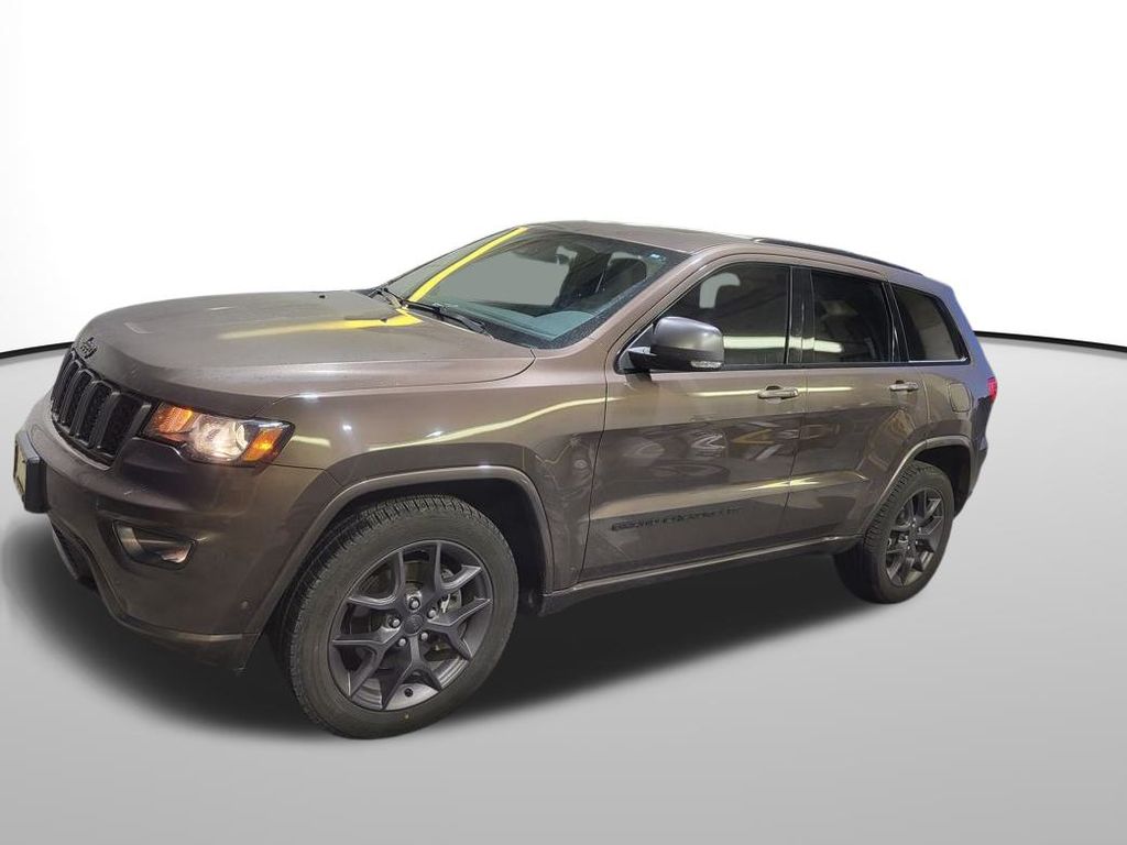 2021 Jeep Grand Cherokee Anniversary Edition photo 2