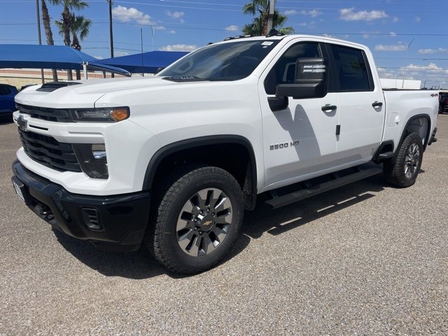 2026 Chevrolet Silverado 2500HD Custom photo 3