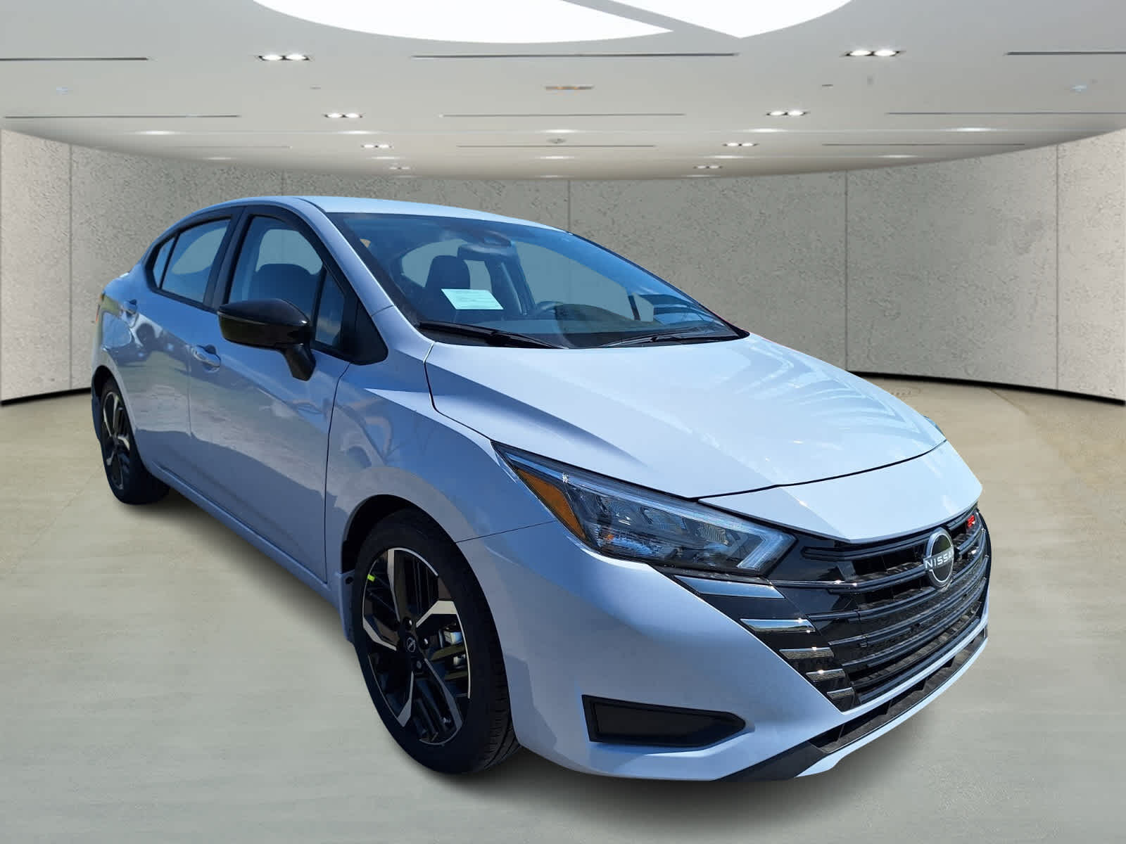 2025 Nissan Versa SR photo 7