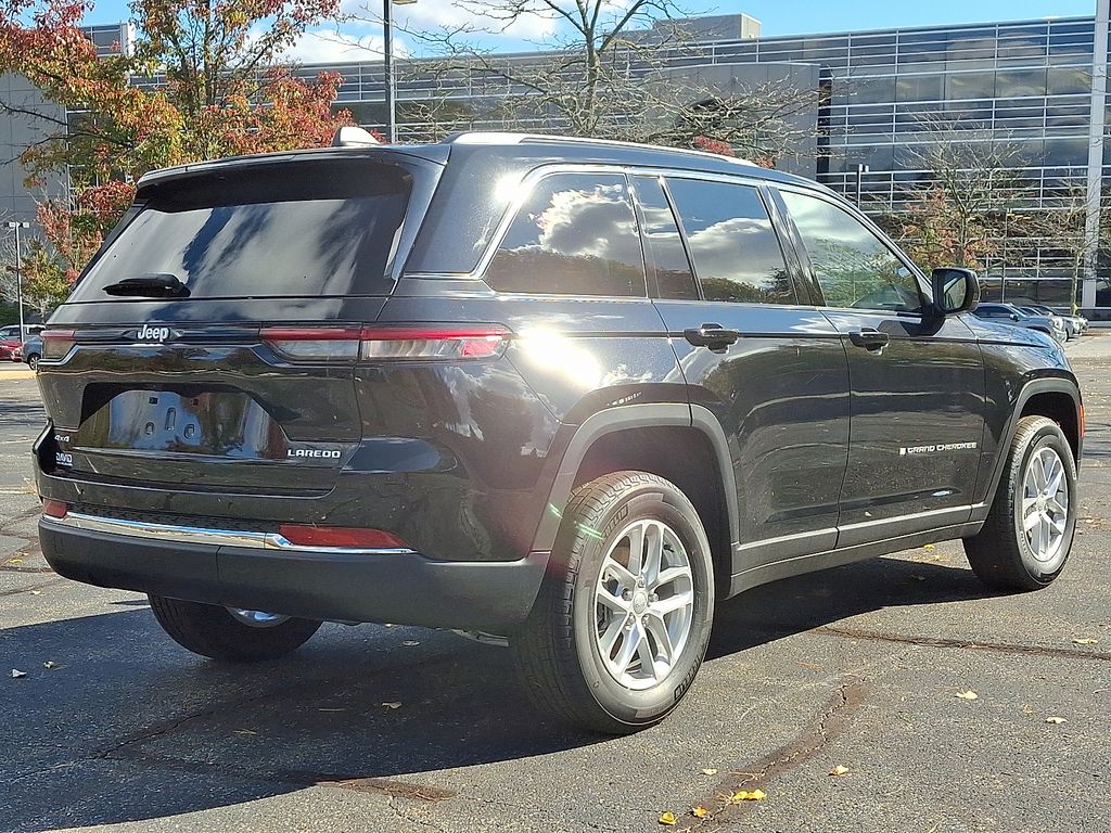 2025 Jeep Grand Cherokee Laredo X photo 4