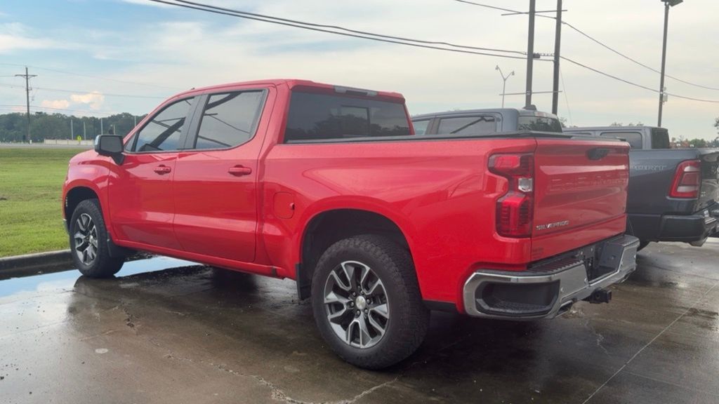 2024 Chevrolet Silverado 1500 LT photo 3