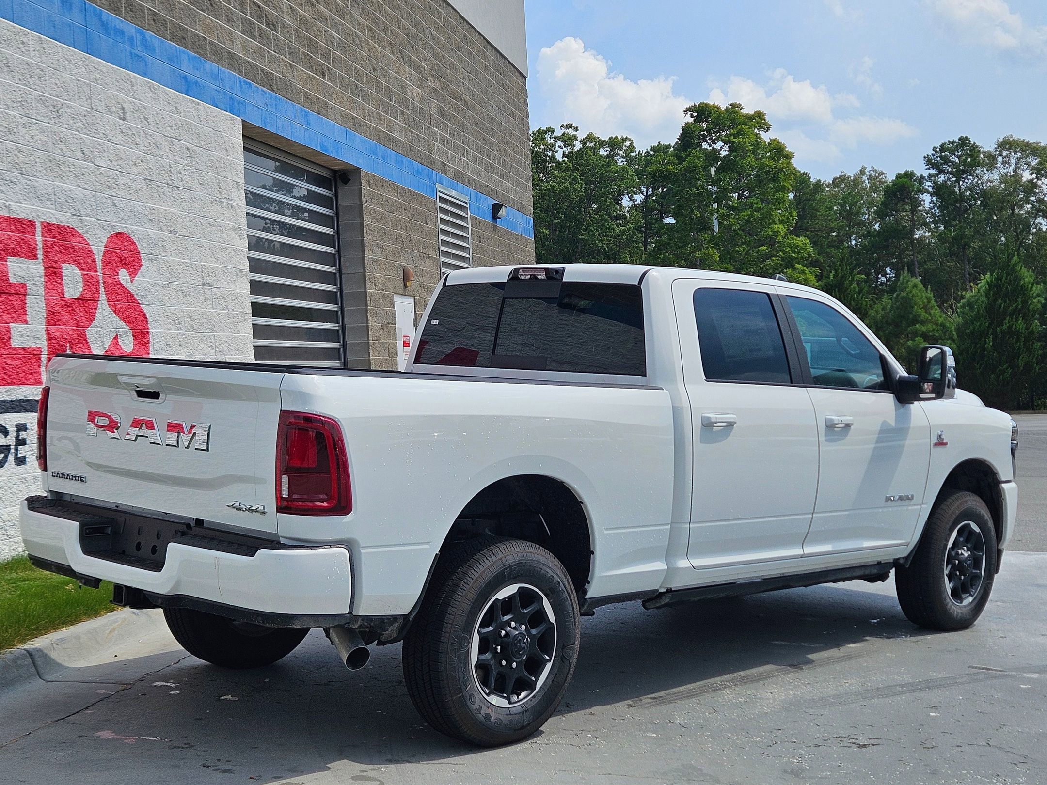 2025 Ram 2500 Laramie photo 7