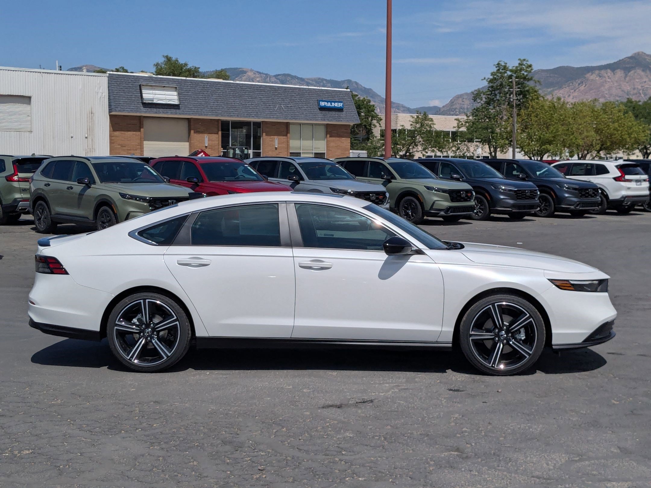 2025 Honda Accord Hybrid Sport photo 2