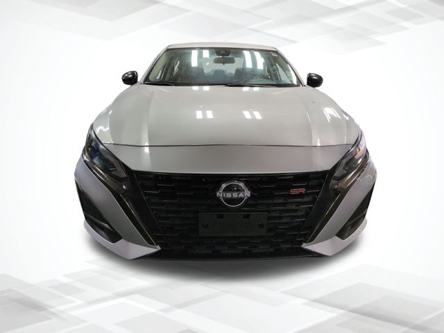 2024 Nissan Altima SR photo 2
