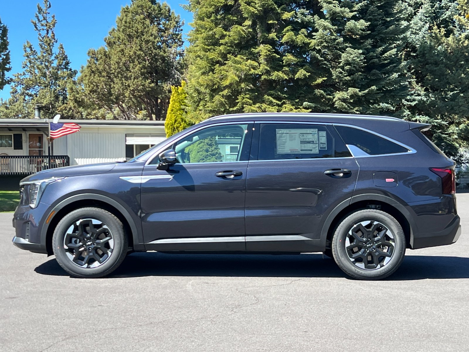 2025 Kia Sorento S photo 3