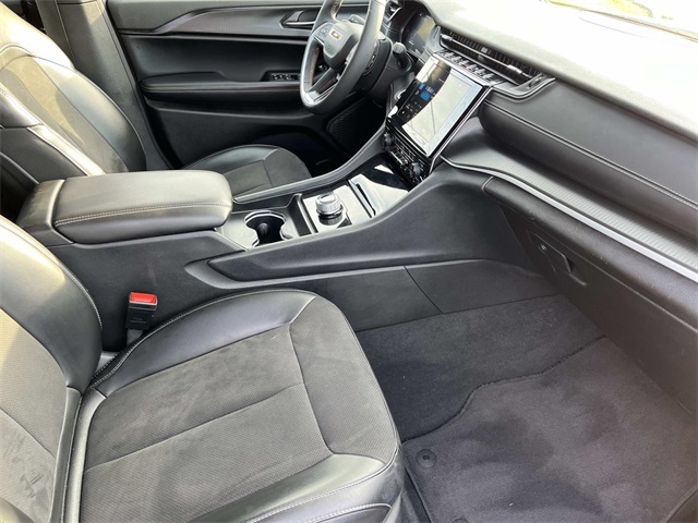 2024 Jeep Grand Cherokee Altitude photo 24